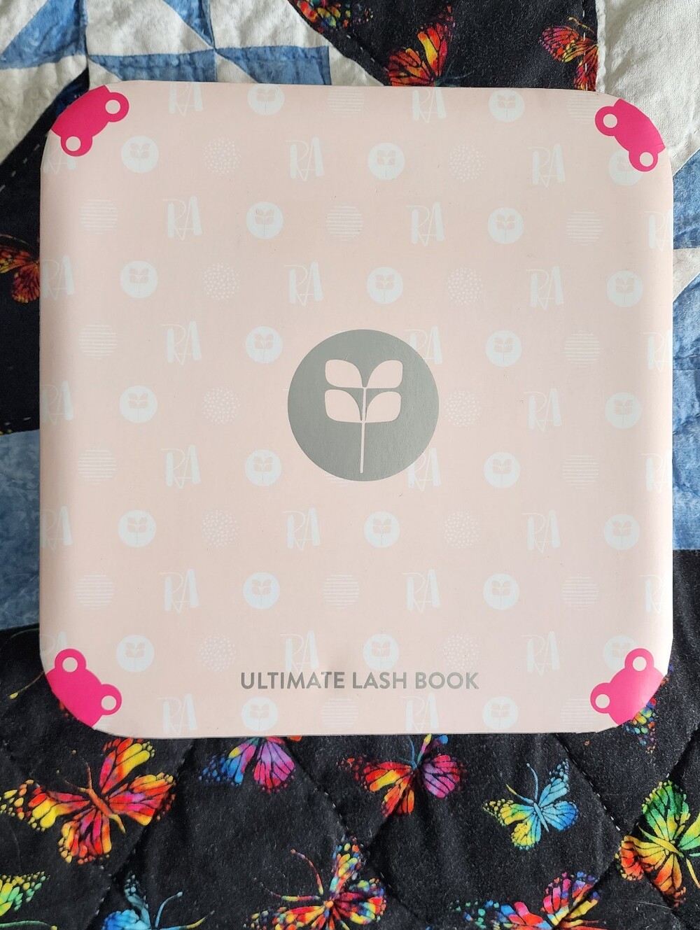 Red Aspen Ultimate Lash Book | Pink Organizers | NEW